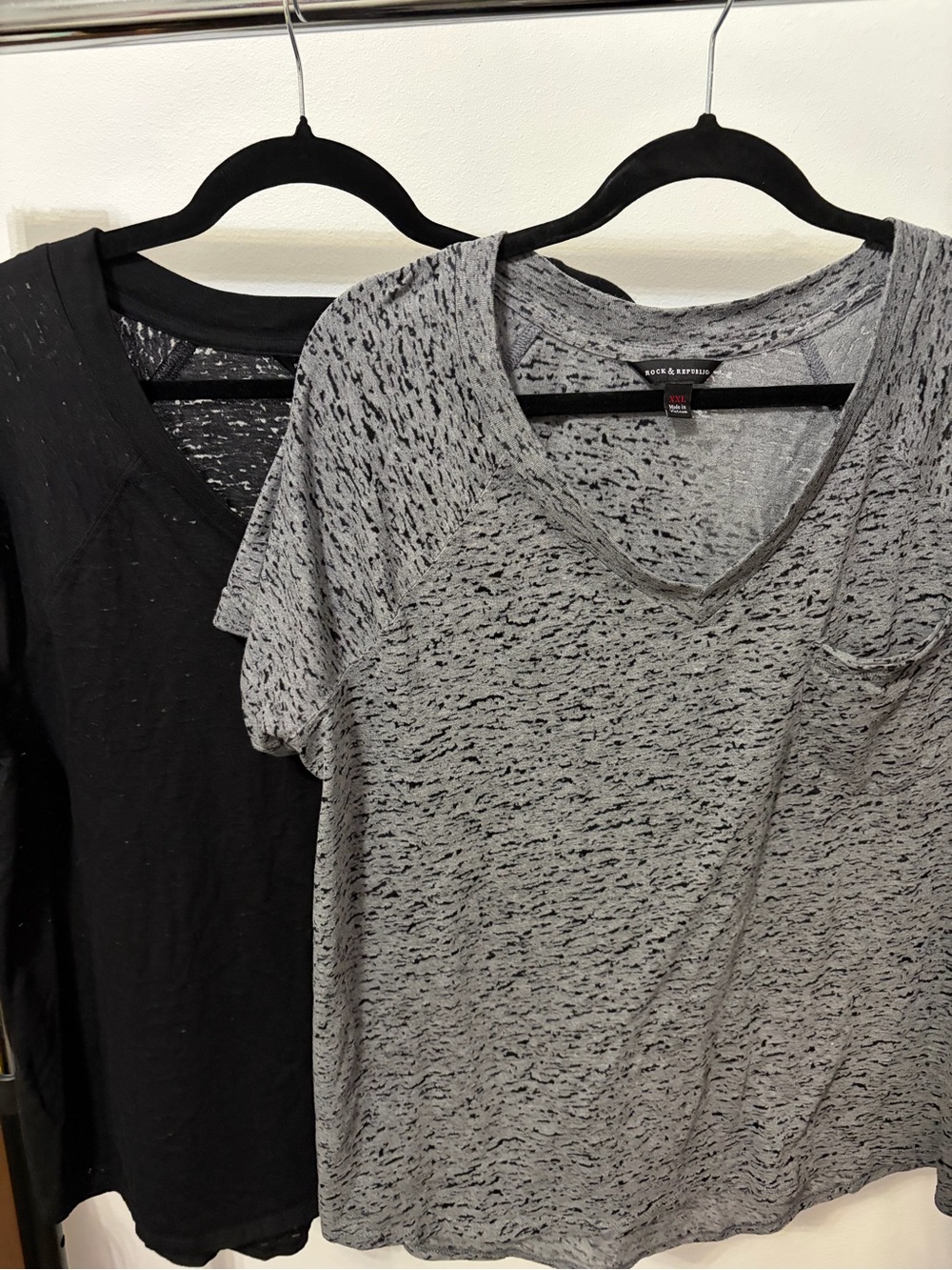 Rock & Republic Two-Pack Short Sleeve Burnout Tees in Gray and Black